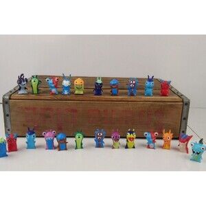 Lot of 23 Slugterra Action Figures Jakks Pacific